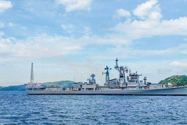 திருகோணமலை துறைமுகத்தை வந்தடைந்த இந்திய கப்பல் | Indian Ship Arrives At Trincomalee Port