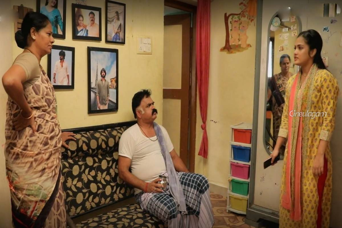 சோழன் குடும்பத்தை அந்த விஷயம் வைத்து அசிங்கப்படுத்தும் மனோகர், நிலா... அய்யனார் துணை | Ayyanar Thunai Serial June 17 Episode சோழன் குடும்பத்தை அந்த விஷயம் வைத்து அசிங்கப்படுத்தும் மனோகர், நிலா... அய்யனார் துணை | Ayyanar Thunai Serial June 17 Episode