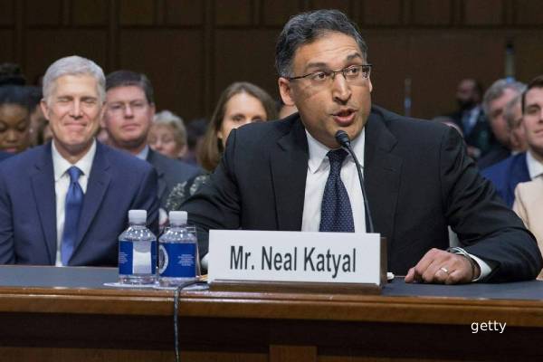 ட்ரம்பின் வரி விதிப்புகளுக்கு எதிராக வாதாடி வென்ற இந்திய வம்சாவளி சட்டத்தரணி | Who Argued Against Trump Tariffs