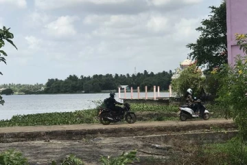 குளக்கட்டு வீதியை பயன்படுத்தி அநாவசியமாக நகருக்கு வரும் மக்கள்