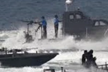 විශේෂ මෙහෙයුමකින්, අයිස් සහ හෙරොයින් පිර වූ යාත්‍රා 2ක් නාවික හමුදාභාරයට..