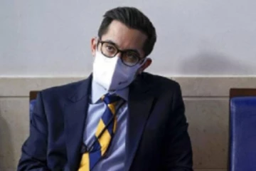 அமெரிக்க அதிபர் ஜோ பைடனின் உதவியாளருக்கு நேர்ந்த நிலை!