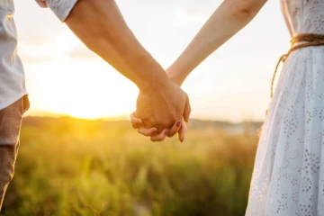 சிங்கள  இளைஞனை காதல் திருமணம் செய்த தமிழ் யுவதி;  பெற்றோரின் அதிரடி நடவடிக்கை!