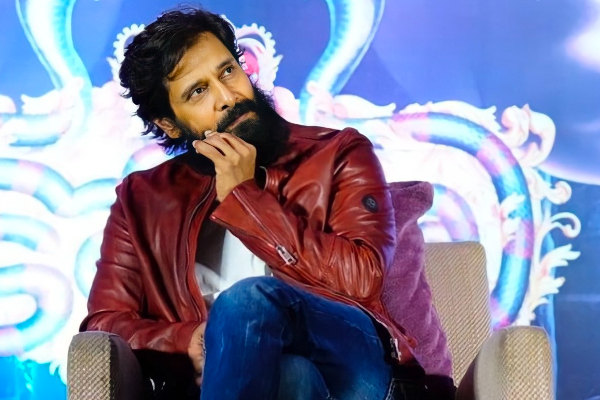 விக்ரமுடன் கோப்ரா ப்ரோமோஷனுக்கு வராத இயக்குனர்அஜய் ஞானமுத்து.. என்ன பிரச்சனை? | Ajay Gnanamuthu On Missing Cobra Promotion