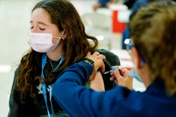 பிரான்ஸ் மற்றும் ஜேர்மனியில் மாடர்னா தடுப்பூசிக்கு தடை! வேறு தடுப்பூசி போட பரிந்துரை