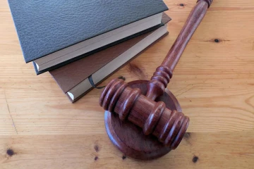 உறவினரை ஏமாற்றி அமெரிக்காவுக்கு அழைத்துவந்த இந்திய வம்சாவளி தம்பதி: செய்த மோசமான செயல்...