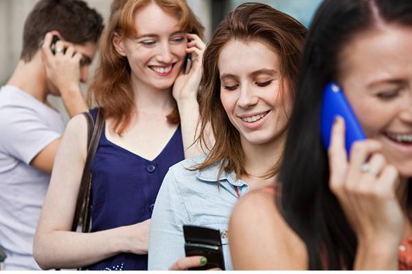 இலங்கையில் மக்கள் தொகையை விட அதிகரிக்கும் தொலைபேசிகள் | Mobile Phones Used In Sri Lanka