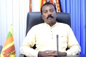 பதவியைத் தூக்கியெறிந்தார்  வேலு யோகராஜ்
