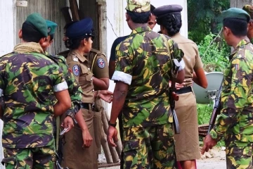 கொழும்பில் வீதியில் நடந்து செல்லும் பெண்களுக்கு எச்சரிக்கை