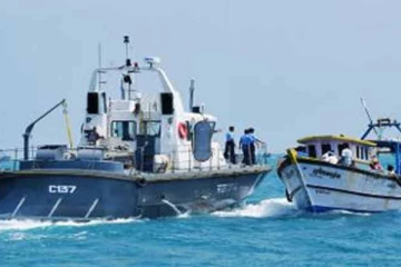 12 இந்திய கடற்றொழிலாளர்கள் இலங்கை கடற்படையினரால் கைது