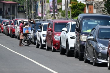 ඉන්ධන ගැටලුවෙන් සෞඛ්‍ය සේවාව අනතුරේ