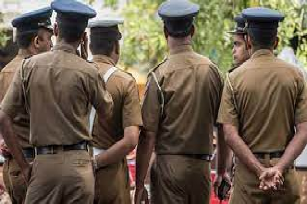 பெண் தனியாக இருந்த வீட்டில் அத்துமீறி நுழைந்த துணை அமைச்சரின் செயலாளர் :பின்னர் நடந்த விபரீதம் | Secretary Beaten Up By Women