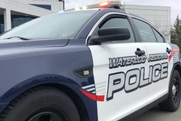 கனடாவில் மதிய உணவு நேரத்தில் குழந்தையுடன் நடந்து சென்ற பெண்ணிற்கு நடந்த அதிர்ச்சி சம்பவம்