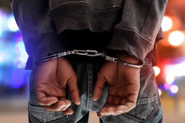 21 வயதுடைய யாழ் இளைஞர் உட்பட இருவர் வவுனியாவில் அதிரடி கைது | Three Arrested With Ice Drugs In Vavuniya