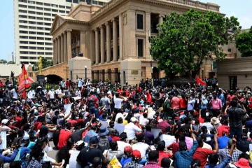 காலிமுகத்திடல் போராட்டக்காரர்களை வெளியேற்றுவது குறித்து அரசாங்கம் கவனம் (PHOTOS)