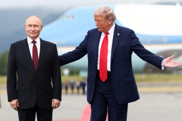 முடிவுக்கு வருமா உக்ரைன் போர்! அலஸ்காவில் சந்தித்துக் கொண்ட டிரம்ப்-புடின்: வீடியோ