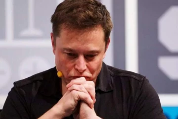 டுவிட்டரிடம் சிக்கிக்கொண்ட எலன் மஸ்க்!