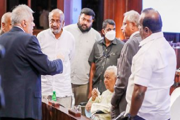 பதின்மூன்றாவது அரசியலமைப்பில் உள்ளடக்கப்பட்டது இதுதான்; ஜனாதிபதி ரணில் | Included In The Thirteenth Constitution