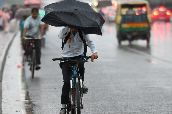 நாளை உருவாகிறது சென்யார் புயல்.., எந்தெந்த மாவட்டங்களில் கனமழை பெய்யும்? | Cyclone Forming In The Bay Of Bengal