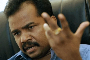 அரசியல் கட்சிகளாலேயே கருணா துரோகி ஆக்கப்பட்டார்! சரவணமுத்து ஜெயக்குமார் தகவல்