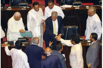 அமைச்சரவையில் இடம் பிடிக்கப் பலர் போட்டி