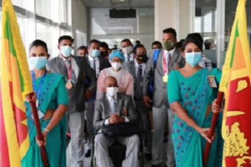 நாடு திரும்பிய சாதனை வீரர்களுக்கு விமான நிலையத்தில் மகத்தான வரவேற்பு