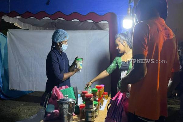 யாழ்ப்பாணத்தில் பாரம்பரிய உணவை தேடி படையெடுத்த மக்கள்! | People Invading Jaffna Search Of Traditional Food