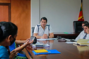 රාජ්‍ය නිළධාරින් අලුතින්ම කළ යුතු දේ ගැන දැනුම් දීමක්..