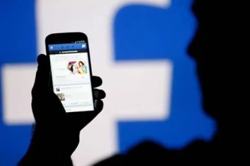 முகநூலில் ஊடுருவியதால் ஏற்பட்ட சர்ச்சை: நால்வரை கைது செய்த பொலிஸார்