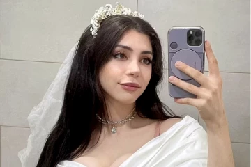 தன்னைத் தானே திருமணம் செய்துகொண்ட அர்ஜென்டினா பெண்., அடுத்த 24 மணிநேரத்தில் எடுத்த முடிவு!