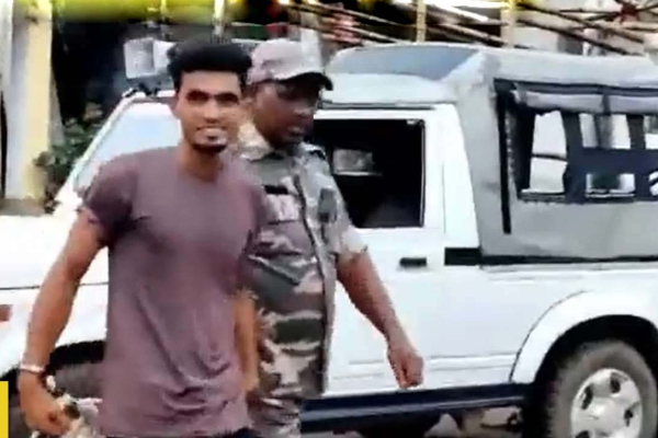 காதலிக்க மறுத்ததால் சிறுமியை எரித்த இளைஞன்! | The Young Man Burned The Girl Because She Love