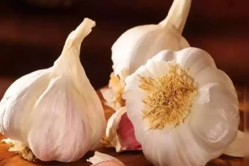 வரலாறு காணாத உயர்வு; பூண்டு விலை கிலோவுக்கு இவ்வளவா? காய்கறி விலை நிலவரம்!