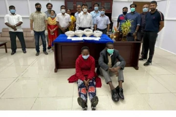 சென்னை விமான நிலையத்தில் 2 சர்வேதேச கடத்தல்காரர்கள் கைது