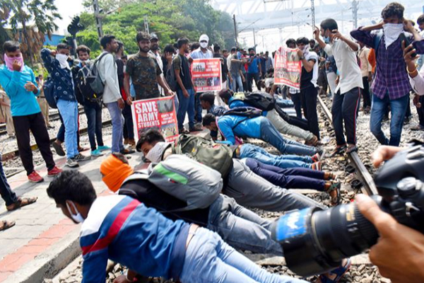 பல போராட்டங்களை மீறியும் தொடங்கிய அக்னிபத் திட்டம்..! | Agnipath Project Launches Despite Opposition பல போராட்டங்களை மீறியும் தொடங்கிய அக்னிபத் திட்டம்..! | Agnipath Project Launches Despite Opposition