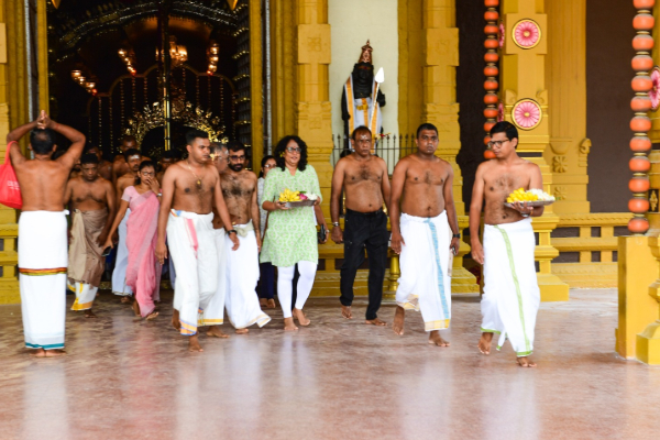 வரலாற்று பிரசித்தி பெற்ற நல்லூர் கந்தன் ஆலயத்தில் பிரதமர் ஹரிணி அமரசூரிய வழிபாடு | Harini Amarasooriya Worships At Nallur Kandaswamy