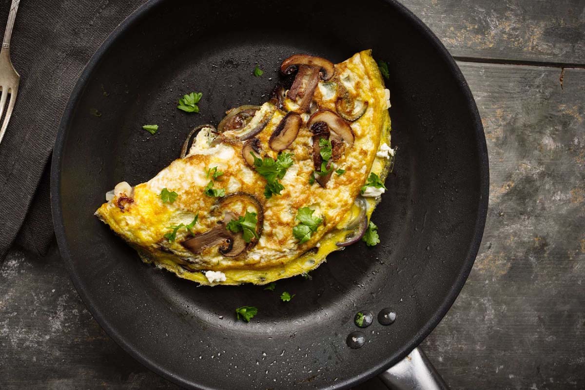 ஒருமுறை மஷ்ரூம் ஆம்லெட் இப்படி செய்து பாருங்க... அடிபொலியாக சாப்பிடுவாங்க | How To Make Mushroom Omelette Morning Breakfast