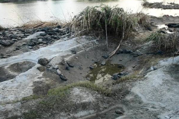 கொள்ளைக்காரர்களிடம் இலஞ்சம் வாங்கும் பொலிஸார்! புத்தளம் மக்கள் விசனம் | Police Taking Bribes From Robbers People Sad