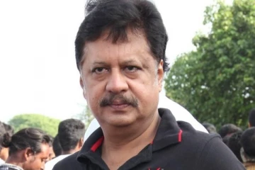 நடிகர் ஜெயப்பிரகாஷின் மகனை பார்த்துள்ளீர்களா! அப்பாவும் மகனும் சேர்ந்து எடுத்துக்கொண்ட அழகிய புகைப்படம் இதோ