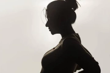 நிறைமாத கர்ப்பிணியாக பிரபல நடிகரின் மகள்!! வைரலாகும் புகைப்படங்கள்..