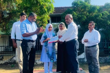 சர்வதேச பேச்சுப்போட்டியில் சம்மாந்துறை மாணவி வெற்றி (PHOTOS)