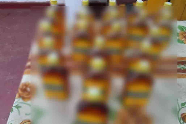 யாழில் அதிரடியாக முற்றுகையிடப்பட்ட வீடு ; இறுதியில் பொலிஸாருக்கே ஷாக் | House Dramatically Surrounded In Jaffna யாழில் அதிரடியாக முற்றுகையிடப்பட்ட வீடு ; இறுதியில் பொலிஸாருக்கே ஷாக் | House Dramatically Surrounded In Jaffna