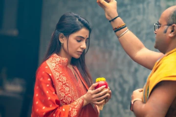 புது படத்தை தொடங்கிய சமந்தா.. புது காதலர் உடன் நடந்த பூஜை