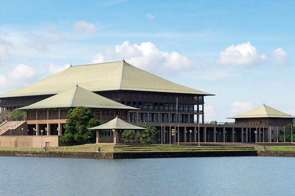 தீவிர பாதுகாப்பில் நாடாளுமன்றம் - சோதனை நடவடிக்கையில் ஈடுபட்டுள்ள இராணுவத்தினர் | Tight Security For Parliament தீவிர பாதுகாப்பில் நாடாளுமன்றம் - சோதனை நடவடிக்கையில் ஈடுபட்டுள்ள இராணுவத்தினர் | Tight Security For Parliament