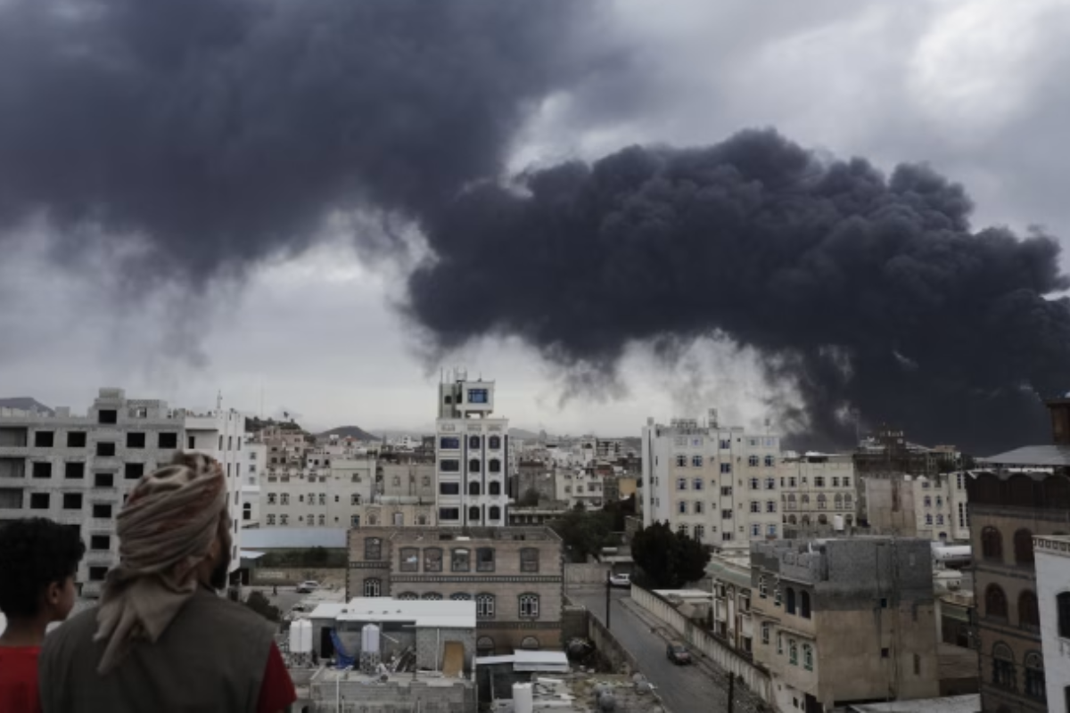 ஈரானின் மிகப் பலம் பொருந்திய தலைவர் படுகொலை.. மிக மோசமான பதிலடிக்கு தயாராகும் IRGC | Iran Confirms Death Of Security Chief Larijani