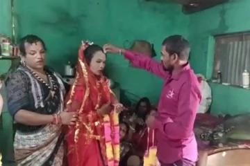 மனைவி ஆசியுடன் திருநங்கையை இரண்டாவது திருமணம் செய்த இளைஞர்! புகைப்படங்கள்