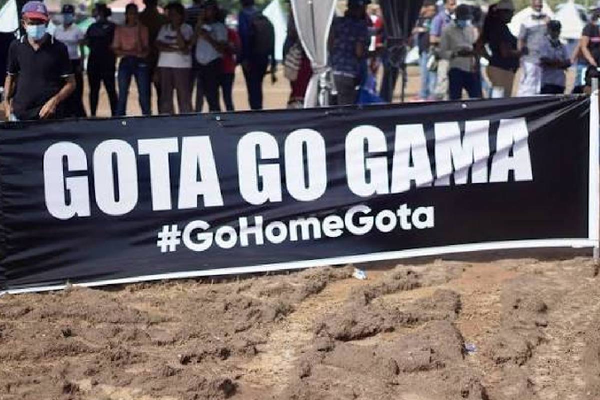 மீண்டும் சூடுபிடிக்கும் Gota Go Gama விவகாரம் - அரசியல்வாதிகள் உள்ளிட்ட 20 பேருக்கு சிக்கல் | Ag Requests Three Judge Bench For Gotagogama Case மீண்டும் சூடுபிடிக்கும் Gota Go Gama விவகாரம் - அரசியல்வாதிகள் உள்ளிட்ட 20 பேருக்கு சிக்கல் | Ag Requests Three Judge Bench For Gotagogama Case