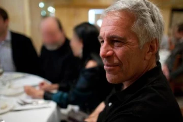 எப்ஸ்டீன் மாளிகையில் விசாரணை - பிரபலங்களுடனான தொடர்புகள் குறித்து புதிய ஆதாரங்கள்