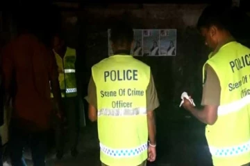 தனிமையில் வாழ்ந்த முதியவர் தடியால் அடித்து படுகொலை