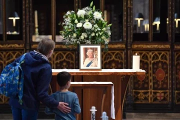 ராணியாரின் இறுதிச் சடங்கு நாள்... வங்கி விடுமுறை: யார் யாருக்கு விடுப்பு கிடைக்கும்?