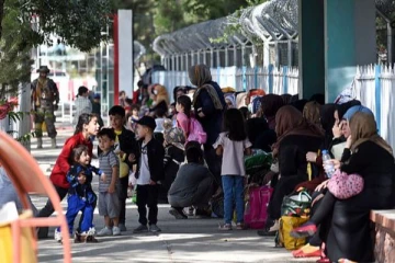 காபூல் குண்டுவெடிப்பில் பிரிந்து சென்ற 23 மாத  பாலகன்; பிரிட்டன் அமைச்சர்களிடம் கதறி அழும் இளம் தாய்!